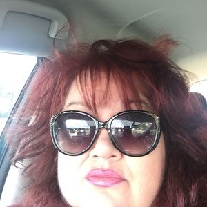 Meet your Posher, Bobbie